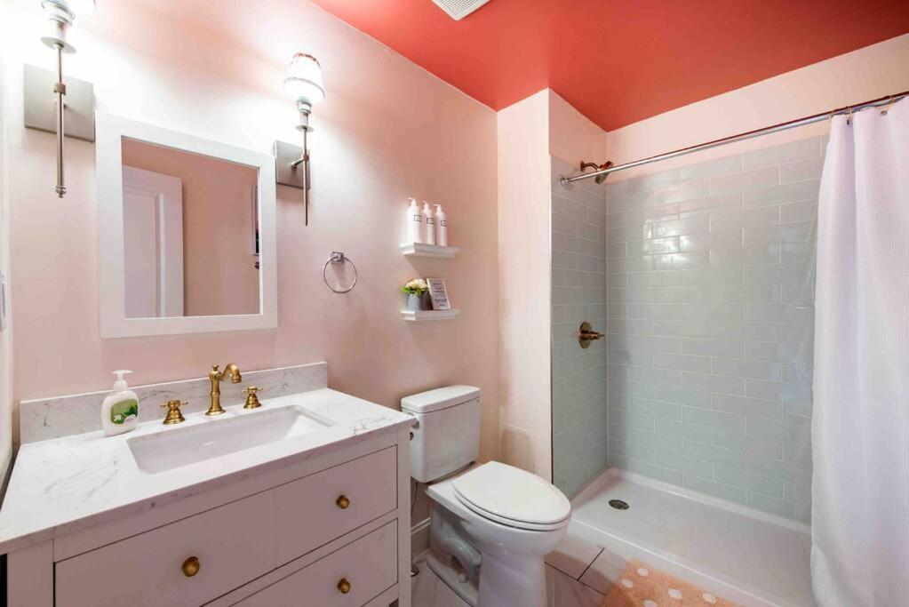 Blush And Bashful Germantown Two Bedroom Apartment Louisville Eksteriør bilde