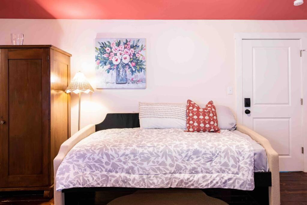 Blush And Bashful Germantown Two Bedroom Apartment Louisville Eksteriør bilde