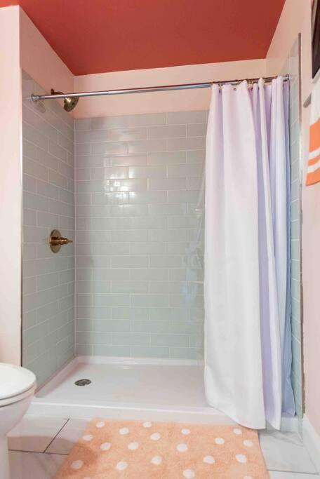Blush And Bashful Germantown Two Bedroom Apartment Louisville Eksteriør bilde