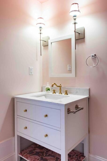 Blush And Bashful Germantown Two Bedroom Apartment Louisville Eksteriør bilde